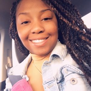 Meet your Posher, Iesha